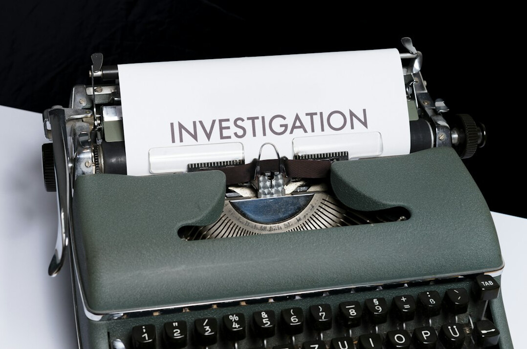 detective solving case