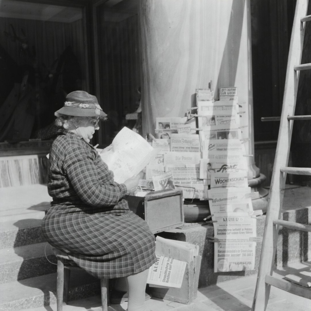detective reading old case files